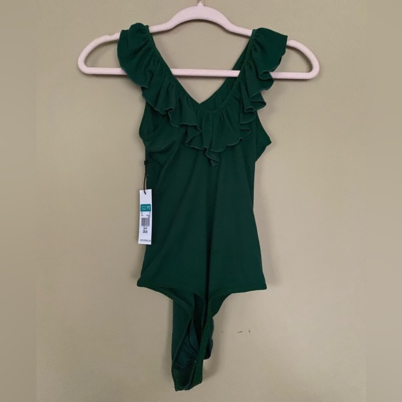 Dex V neck ruffled bodysuit - Picture 2 of 4